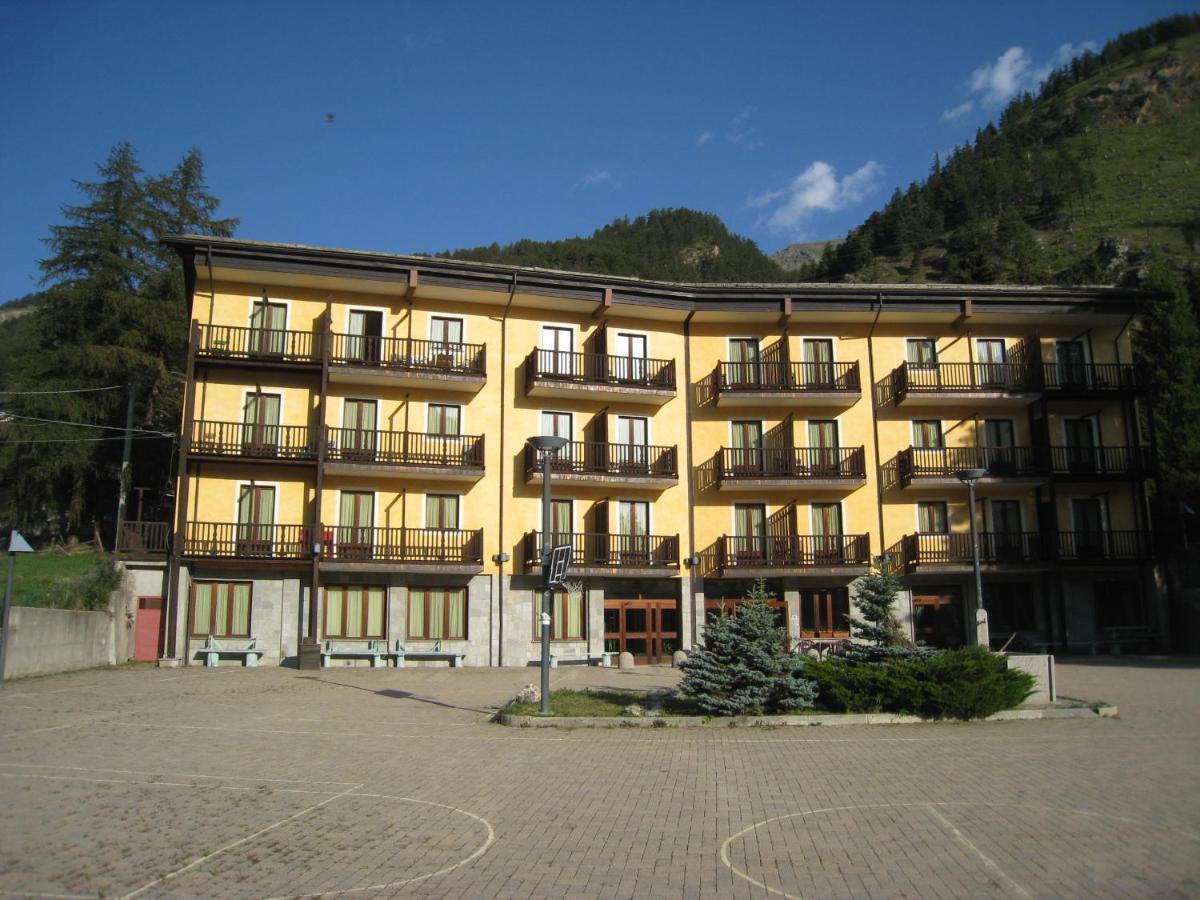 Casalpina Don Barra Hotel Pragelato Exterior photo